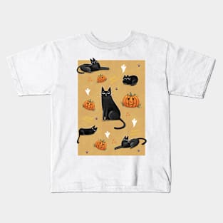 Halloween cute black cat and spooky pumpkin. Kids T-Shirt